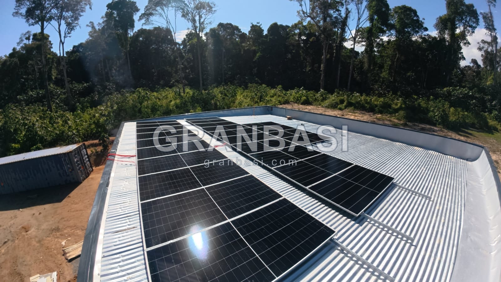Large roof array, work site
